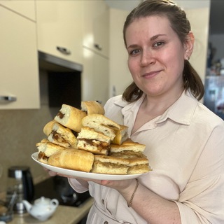 Ксю на кухне