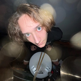 Кудрявый с палками