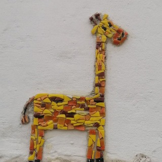 Кукуха пролетает над гнездом