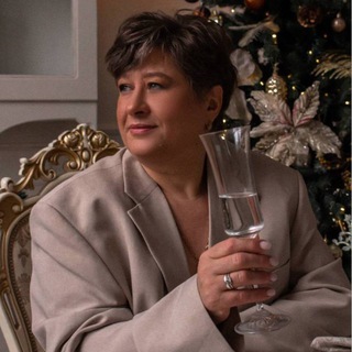 ЛАРИСА ДЕЛИТСЯ 📖 🥞🏡