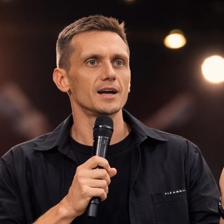 Александр Левес