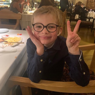 Лёва изучает историю