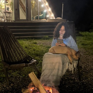 лика читает в париже