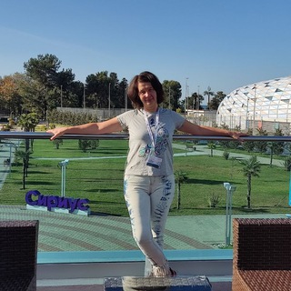 Учится лёгким испугом