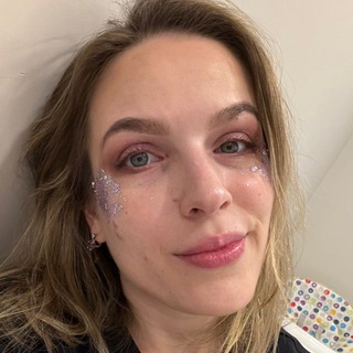 Лиза Гоу | Доставка в лучшую жизнь