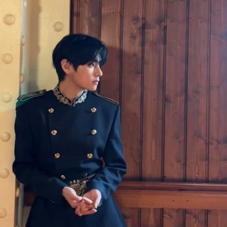 маньтоу ест пирог с вигу 🥧