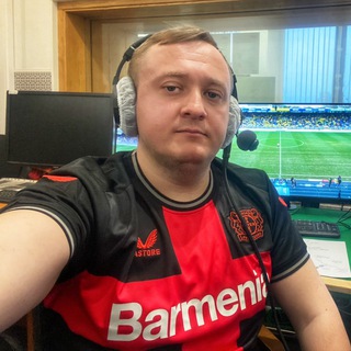 Майер у микрофона