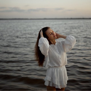 Крис делится