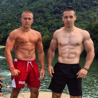 БРУТАЛЬНЫЕ МУЖЧИНЫ И СЛАДКИЕ ПАРНИ