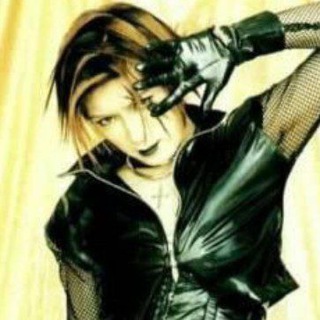 кúльт пöклöнéнiя рüслiту і піца піпіроні