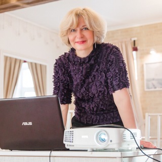 Искусствовед Елена Олейник