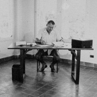 Старый газетчик пишет