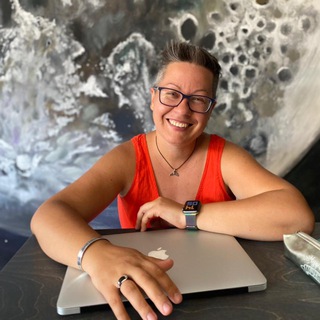 Ольга Скребейко читает