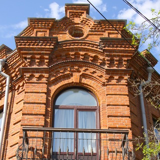 Молодёжная на Красном