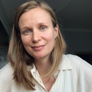 Издатель читает