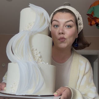 Полина Печёт