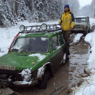 Поп на джипе