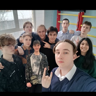 желтые козырьки