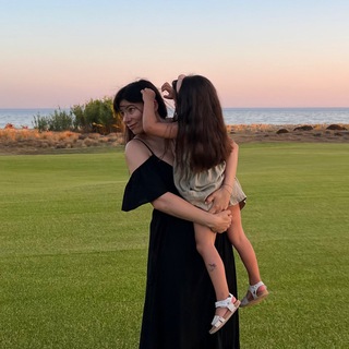 По-твоему, это шоу, мам?