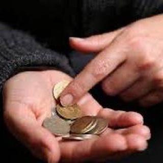 Бедность Атакует