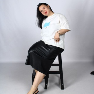 Наташа читает и нюхает📚