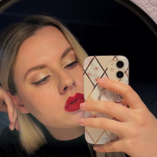 red lips are my religion 💄