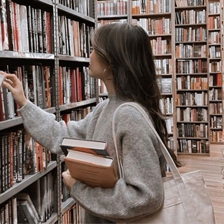🧸Pretty bookish girli🎀