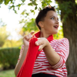 Риелтор в красном шарфе🧣