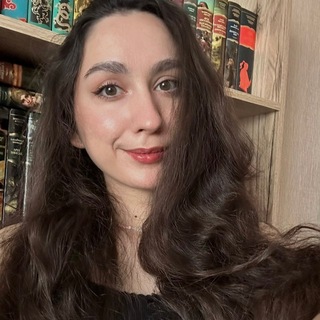 рина потерялась в библиотеке 📚