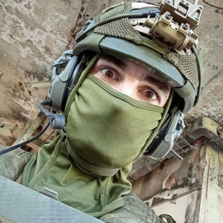 Человек в кроссовках Z