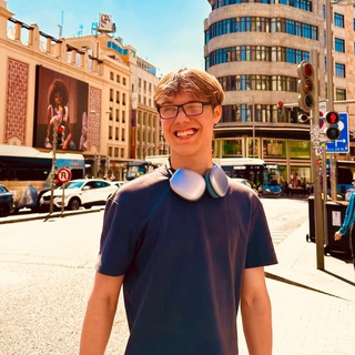 сааша тут ✌🏻