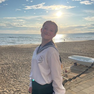 шашкина играет в шашки