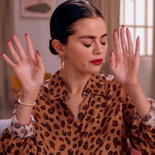 шугармами на диване