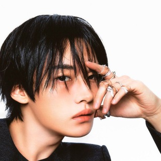 Стэнит кпоп и балуется