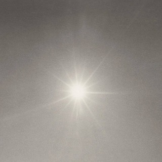 свет во тьме светит