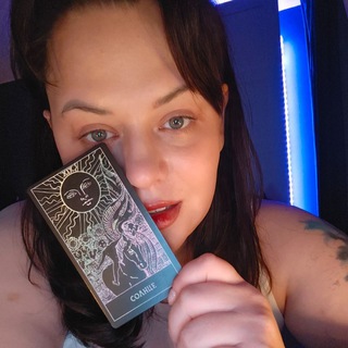 Насть, чё карты скажут?