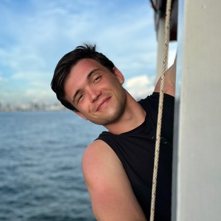 👈 Это Слава