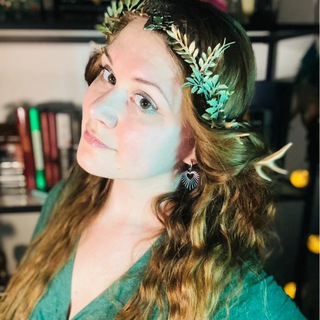 Анна Кавалли и вымышленные человечки