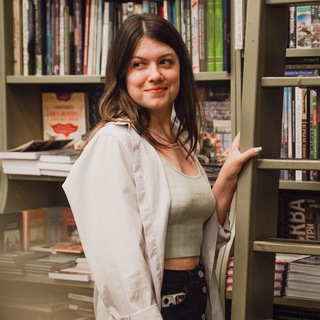 Тоня и книги 💚