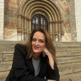 УДАЛОВА НАТАЛЬЯ поет вещает учит