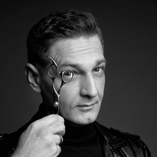 Дядя Валера рулит