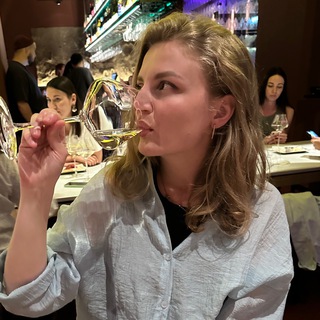 Vkus. Vino. And More