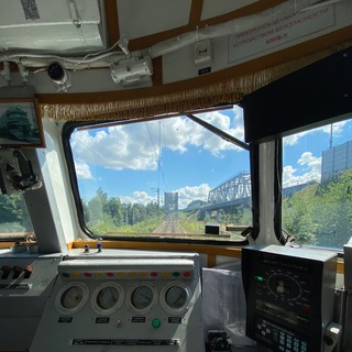 По ту сторону кабины