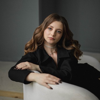 Яника Келли | Писатель