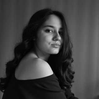 Яни́на печатает…