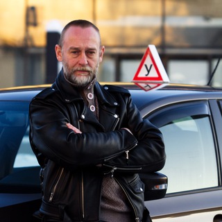 Инструктор по вождению: учимся водить автомобиль