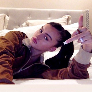 YES, I AM ICONIC BITCH