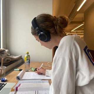 зависимая от внешности